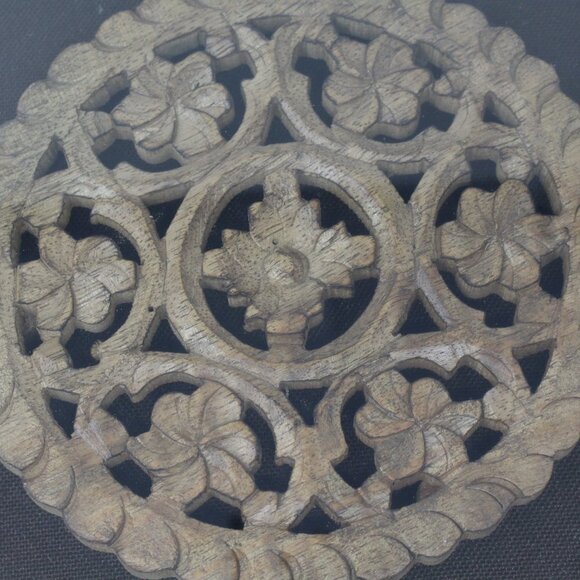 Framed Shadow Box Wood Fretwork Wall Decor 9.5"x9.5" - Picture 4 of 6